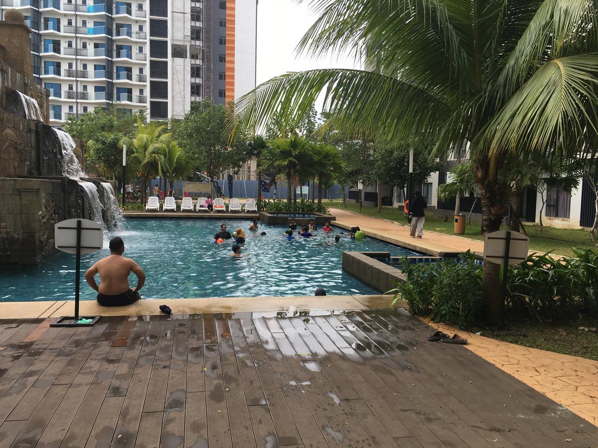 Private Unit @ Sg Resort Residences Kuantan Buitenkant foto